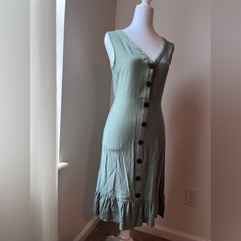 Monteau light green dress medium